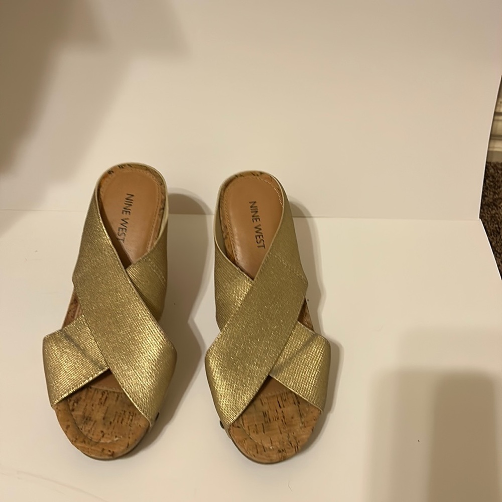 Nine West Stretchy Cross sandals